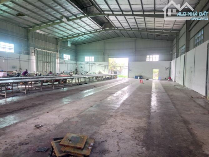 Cho thuê kho xưởng 1200m2 mặt tiền đường Thới An 11, P. Thới An, Quận 12. - 1