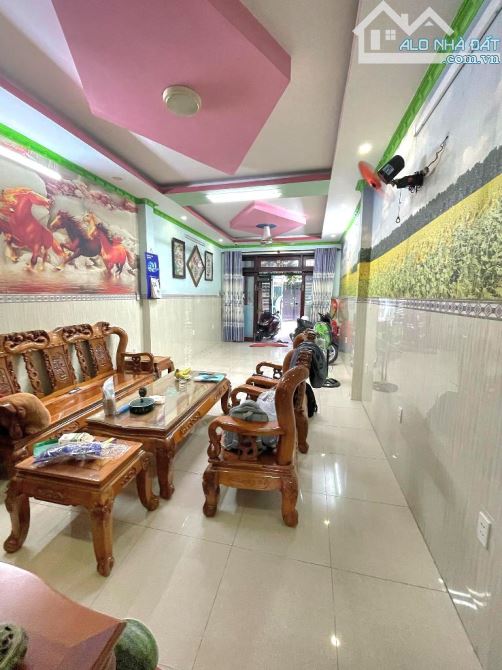 NHÀ ĐẸP 3 TẦNG Đ. SỐ 11 - 26/3 GIÁP TÂN PHÚ -HẺM XE TẢI 6M THÔNG- 81M2(4x21) -CHỈ HƠN 6 TỶ - 1