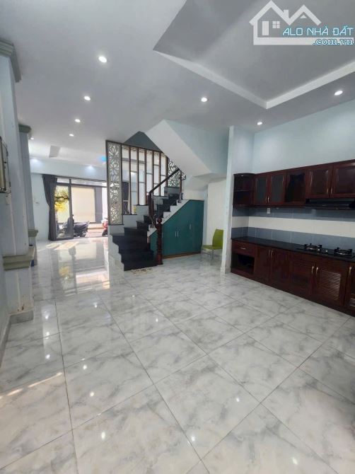 BÁN NHÀ LÊ ĐẠI HÀNH QUẬN 11, 55M2 (5*11), HẺM 4M CÁCH MT 30M 3 TẦNG. - 1