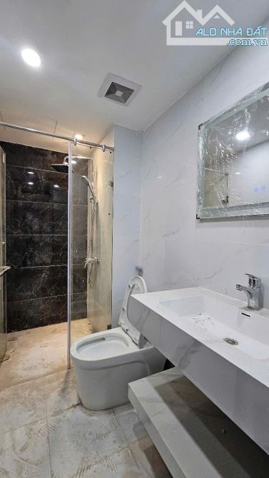 Bán nhà Hoàng Hoa Thám, 53 m2, 5 tầng, 12 tỷ - 18