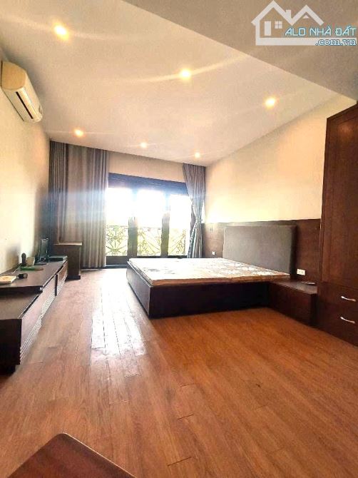 Bán nhà phân lô 60m2 khu Tđc Giang Biên - Long Biên, view công viên, giá ưu đãi 12,8 tỷ. - 2