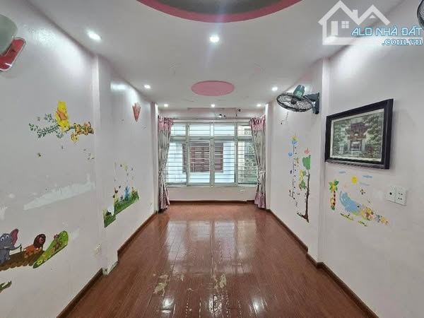 🏡 Nhà 35m2- Nhuệ Giang- ngõ thông thoáng sáng- ô tô đỗ siêu gần- 6.2 tỷ - 2