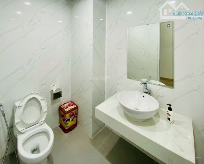 Cho thuê nhà liền kề Duy Tân - Tôn Thất Thuyết, Cầu Giấy. DT 110m, 6 tầng, 1 hầm. thang má - 2