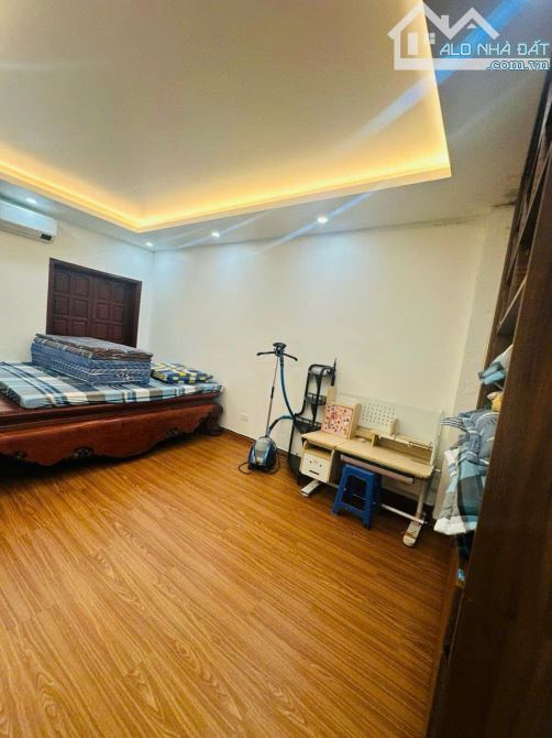 Cho thuê nhà phân lô Phạm Tuấn Tài, 50m2, 5 tầng làm văn phòng, kinh doanh, để ở - 2