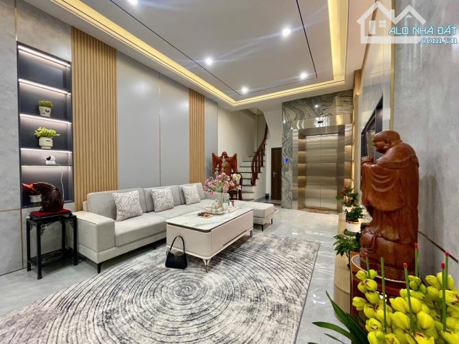 BÁN NHÀ ĐẸP PHỐ VIP FULL NỘI THẤT HOÀNG NHƯ TIẾP LONG BIÊN 45M 7 TẦNG THANG MÁY 10 TỶ - 2