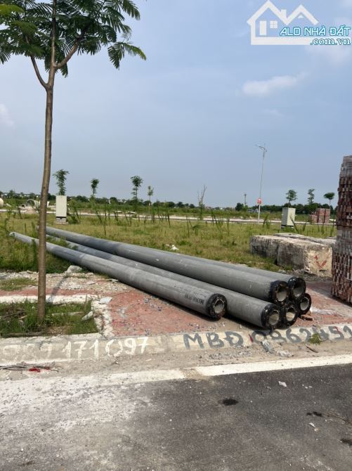 Bán 5 lô đất Tái định cư Áp Tràn, khu Bắc Sông Cấm, thành phố Thuỷ Nguyên giá từ 2,7 tỷ - 4