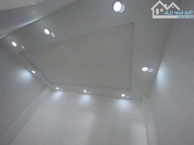 Bán nhà Q10, 40m2, nhỉnh 6 tỷ hẻm ô tô mới đẹp 3 tầng hoàn công - 5