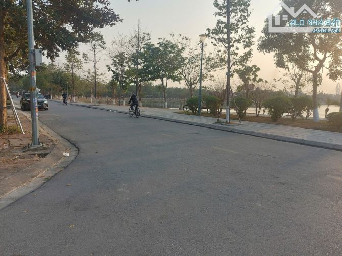 Bán căn góc Biệt thự siêu vip mặt hồ điều hòa dabaco DT 220m2,MT12m,hướng TN, giá 32 tỷ - 5