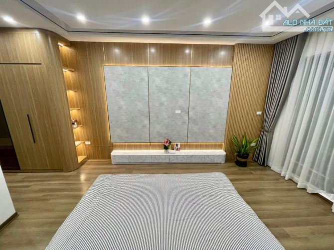 BÁN NHÀ ĐẸP PHỐ VIP FULL NỘI THẤT HOÀNG NHƯ TIẾP LONG BIÊN 45M 7 TẦNG THANG MÁY 10 TỶ - 5