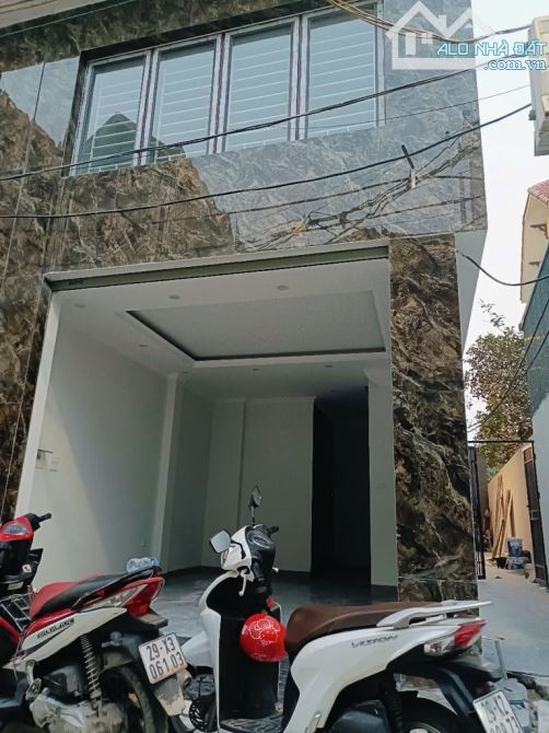 BÁN NHÀ GIANG BIÊN – LÔ GÓC 6 TẦNG – THANG MÁY – Ô TÔ TRÁNH – 50M RA PHỐ  Diện tích: 38m² - 5