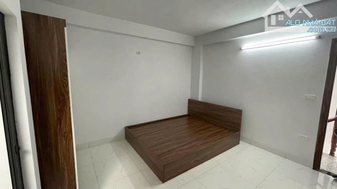 Mãi mới có! Toà CHDV Triều Khúc, 100m2*8T, MT 8M, 28 phòng KK, gần phố, dòng tiền 10%/năm - 6