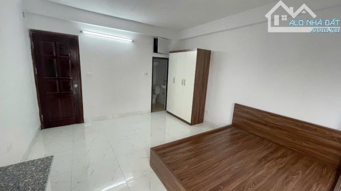 Mãi mới có! Toà CHDV Triều Khúc, 100m2*8T, MT 8M, 28 phòng KK, gần phố, dòng tiền 10%/năm - 8