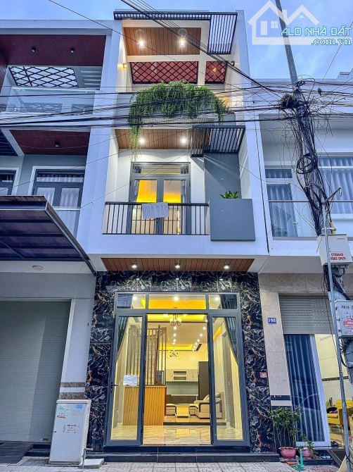 nhà trệt 2 lầu đường số 3 khu đại hoc y dược