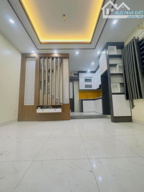 Bán nhà ngõ 173 Hoàng Hoa Thám, Ba Đình – 31m², 5 tầng, giá chỉ 5.86 tỷ