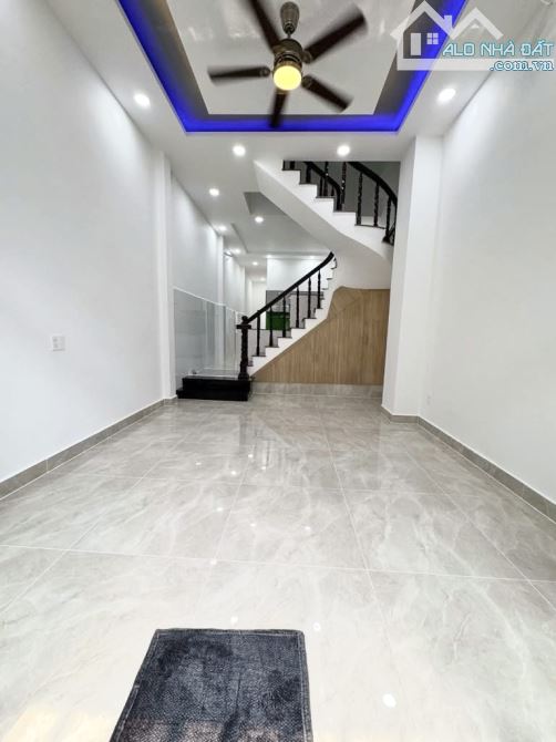 NGỘP BANK-HẺM 6M-61M2-GÒ DẦU-TÂN PHÚ-3 TẦNG-CHỈ 6.2 TỶ