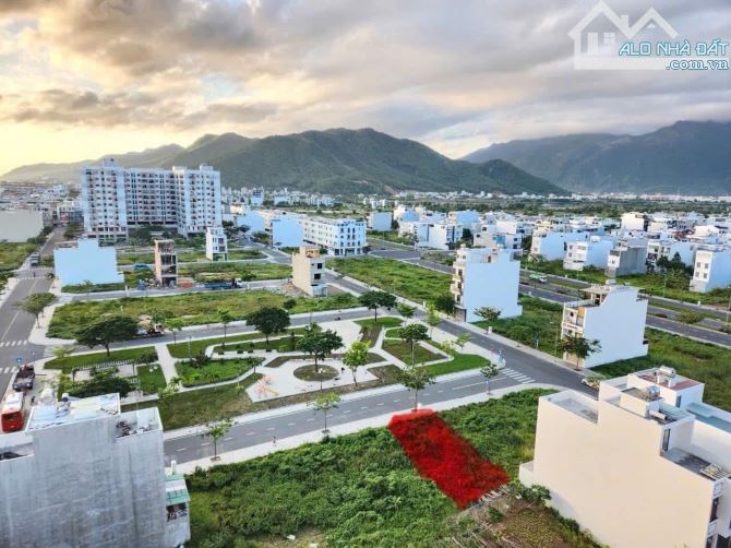 Bán lô đất view công viên VCN Phước Long 2, Nha Trang, hướng đông nam