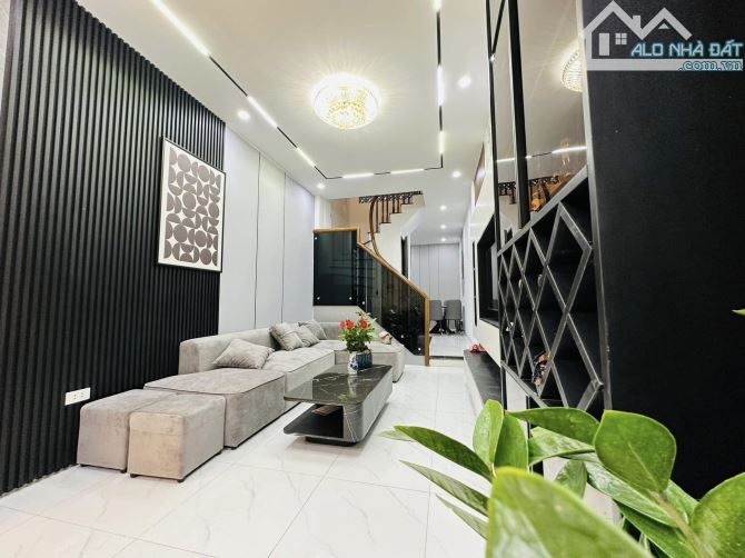 CHỈ NHỈNH 7 TỶ CÓ NHÀ THANH XUÂN -   LUXURY 5 TẦNG XÂY MỚi - FULL NỘI THẤT OTO ĐỖ 10M