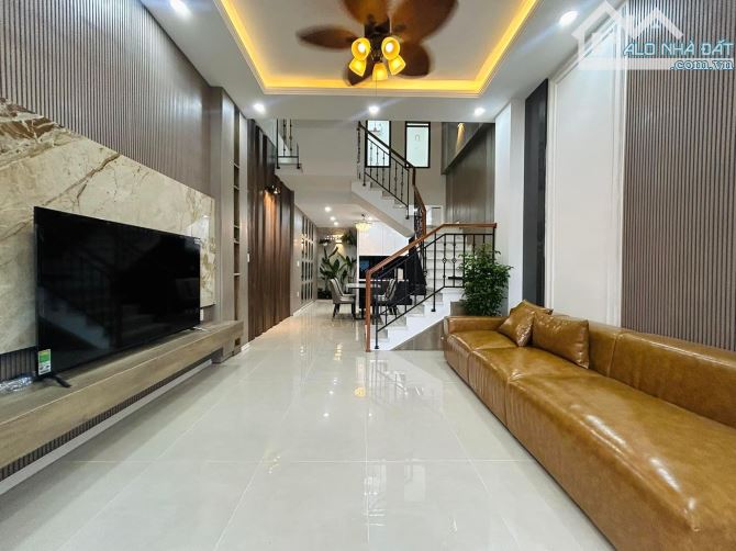 Nhà Xã Đàn, 55m2, kinh doanh, ô tô ngủ trong nhà