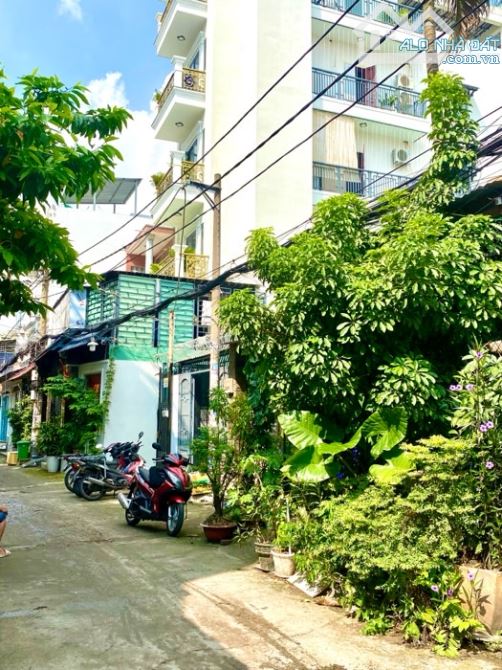 142.8M2 - 4 TẦNG 7PN LỚN NGUYỄN TƯ GIẢN, P.12, HẺM TRƯỚC NHÀ 8M - NHÀ LỆCH TẦNG,, GIÁ 18 T - 10