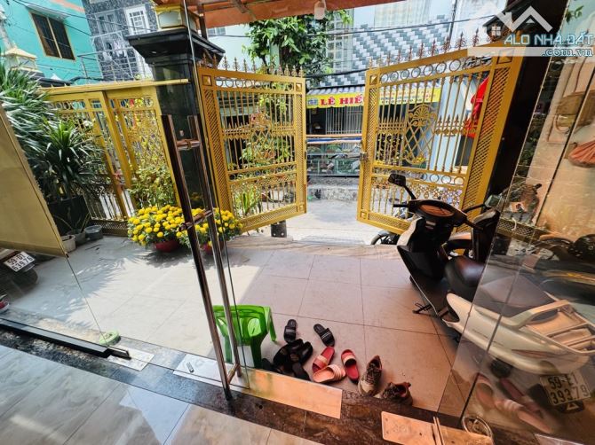 BIỆT THƯ LÔ GÓC -TÂN HOÀ ĐÔNG-P.14- Q. 6 -GẦN VÒNG XOAY PHÚ LÂM- DT:7.5/10*19M- GIÁ 12 tỷ - 1
