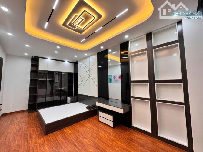 ❌GẤP LẮM RỒI🔥Phân Lô NGHĨA TÂN(38m2) - Ôtô con qua nhà - K.Doanh nhỏ  - nhỉnh 8tỷ thôi💰 - 12