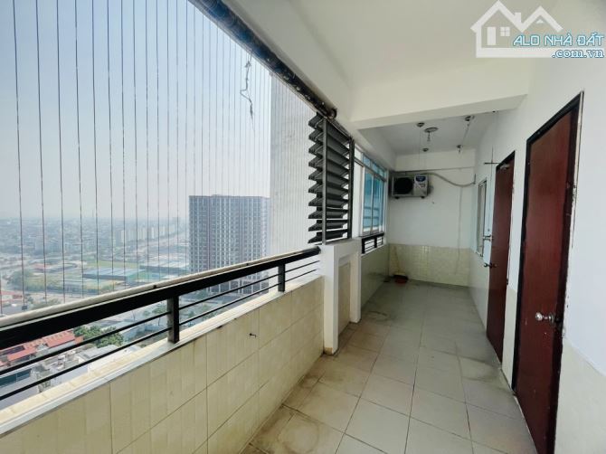 Bán căn hộ 104m2 Chung cư HỌC VIỆN HẬU CẦN Ngọc Thuỵ Long Biên, view Khai Sơn - 2