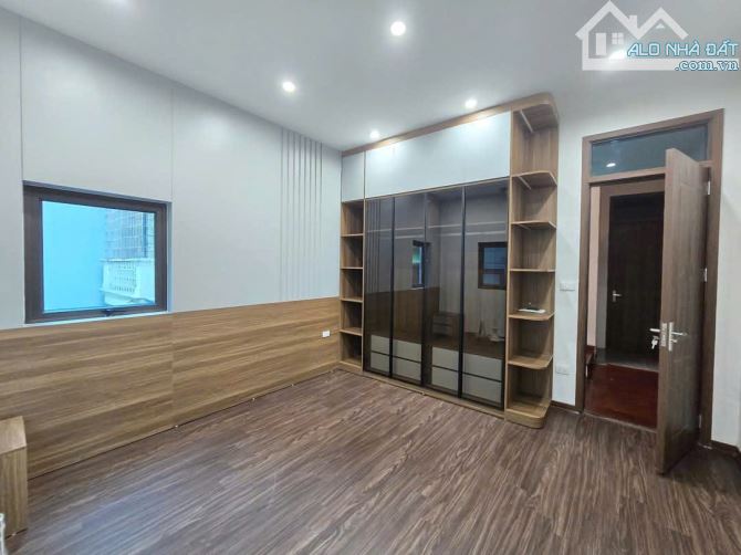 Rẻ ! Bán nhà Tam Khương - trung tâm Đống Đa - 42m2 5PN gara otô 1 nhà ra phố giá 14,3 tỷ - 3