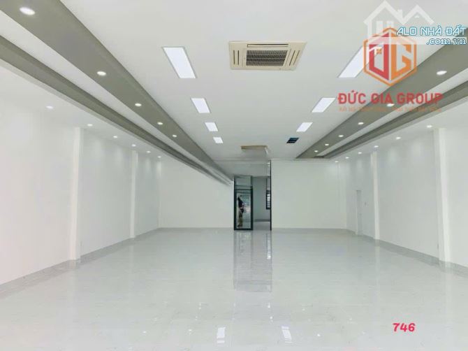 Cho thuê mặt bằng 300m2 mặt tiền đường chính trung tâm Biên Hoà - 3