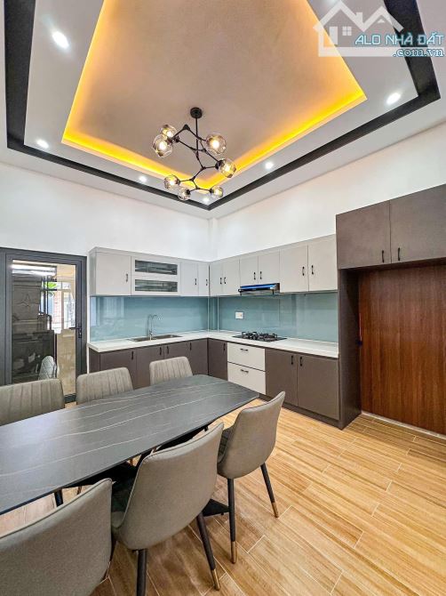 nhà trệt 2 lầu đường số 3 khu đại hoc y dược - 4
