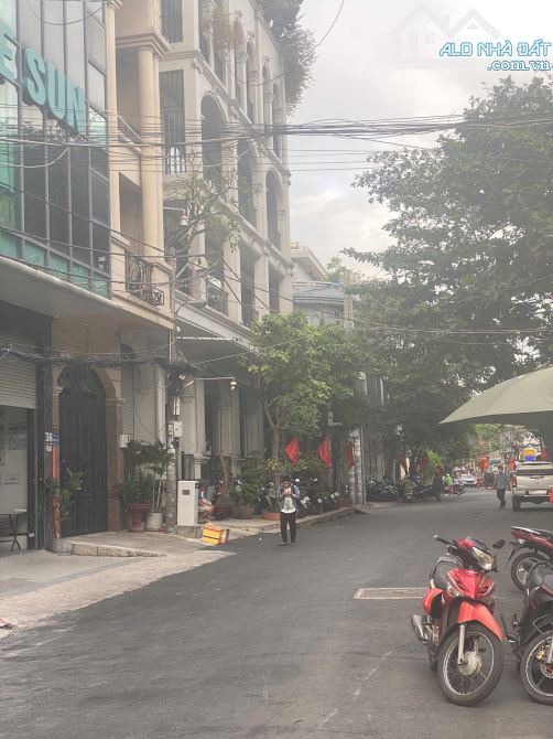 CHO THUÊ NGUYÊN TÒA NHÀ VP NGUYỄN GIA TRÍ, BÌNH THẠNH. 1260M2 7 TẦNG SIÊU RẺ. CHỈ 320TR - 4