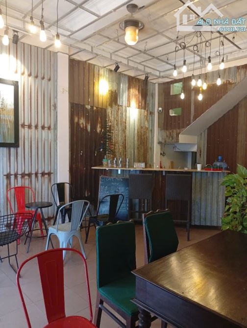 Sang nhượng mô hình Hostel - Cafe - Cocktail Bar mặt tiền đường khu bàn cờ - 4