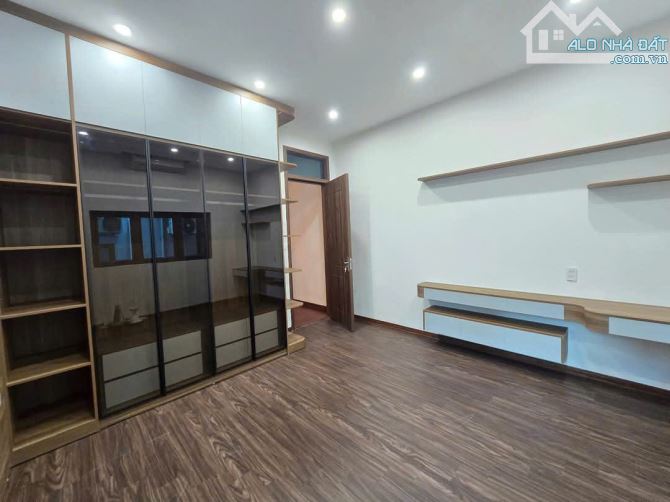 Rẻ ! Bán nhà Tam Khương - trung tâm Đống Đa - 42m2 5PN gara otô 1 nhà ra phố giá 14,3 tỷ - 5