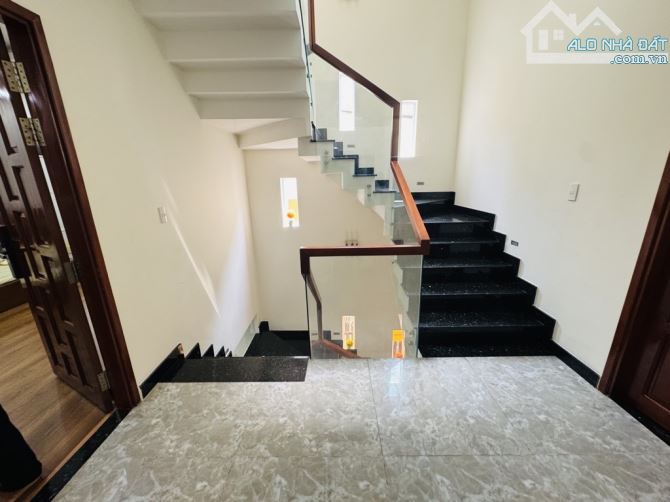 BIỆT THƯ LÔ GÓC -TÂN HOÀ ĐÔNG-P.14- Q. 6 -GẦN VÒNG XOAY PHÚ LÂM- DT:7.5/10*19M- GIÁ 12 tỷ - 6