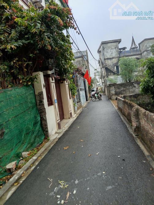 9.6 tỷ/100 m2/5.2 mt/ Kiên Thành/ Tt trâu quỳ /Ngõ Ô tô 7 chỗ thông - 7