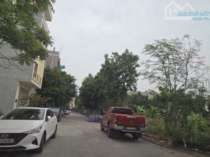 Bán đất nhìn vườn hoa khu 4 đại phúc dt 82m mt 4.8m hướng tb giá 8.200tr