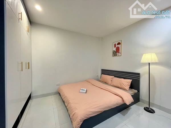 Bán nhà Trương Định, 66m2, 6 tầng, thang máy, 11 phòng, 12.5 tỷ