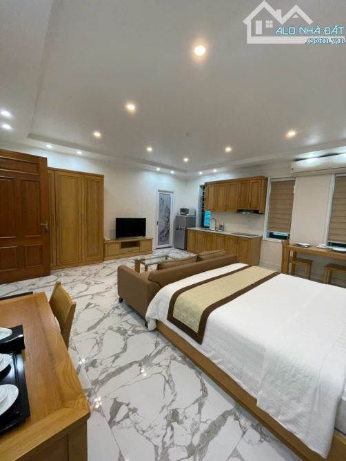 CHO THUÊ  khách sạn Ngô Gia Tự - có Thang Máy.80M2, 6 TẦNG, 10 NGỦ KHÉP KÍN,full chỉ 55 tr