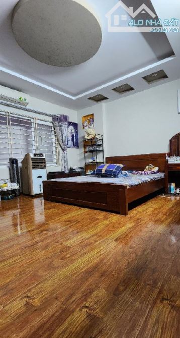 Xách vali đến ở ngay Cầu Cốc, 46m2 x 5T giá 6,29 tỷ Oto, KD đỉnh