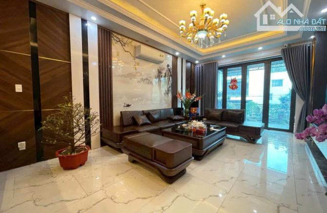 BÁN NHÀ 5 TẦNG THANG MÁY ,SIÊU VIP, HIỆN ĐẠI , PHỐ VẠN PHÚC , 40M2, Ô TÔ , KINH DOANH, 9TỶ