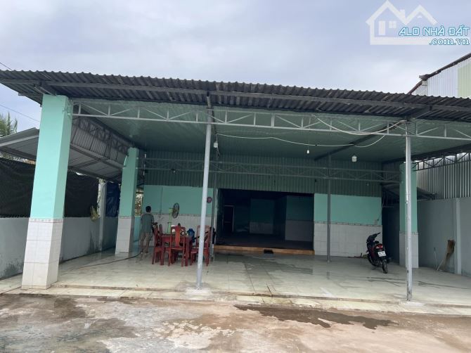 Bán nhà mặt tiền Bình Trị Đông, 642m2 ngang 17m bề thế Có dòng tiền, ngộp bank giá cực tốt