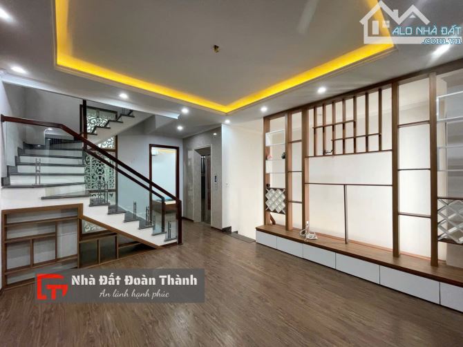 60m2 nhà 4.5 tầng độc lập có thang máy Lê Hồng Phong gần Phượng Chi