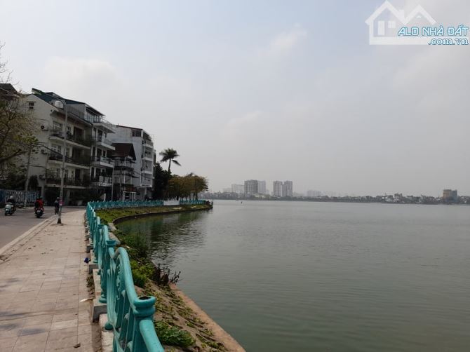Bán nhà phố Quảng Khánh C4 Diện tích 160m2, MT 10m, Giá 35 tỷ - 1