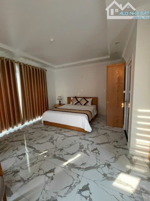 CHO THUÊ  khách sạn Ngô Gia Tự - có Thang Máy.80M2, 6 TẦNG, 10 NGỦ KHÉP KÍN,full chỉ 55 tr - 1