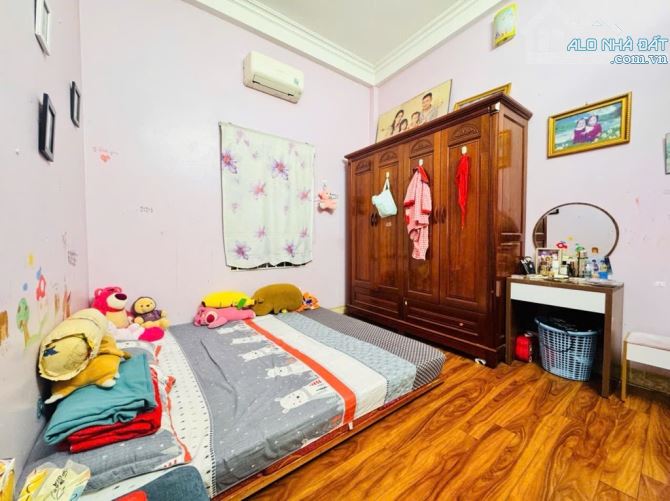 CỔ NHUẾ - BÁN ĐẤT TẶNG NHÀ 3 TẦNG - GẦN OTO - GẦN CÔNG VIÊN HÒA BÌNH - CHỈ 9.2 TỶ - 1