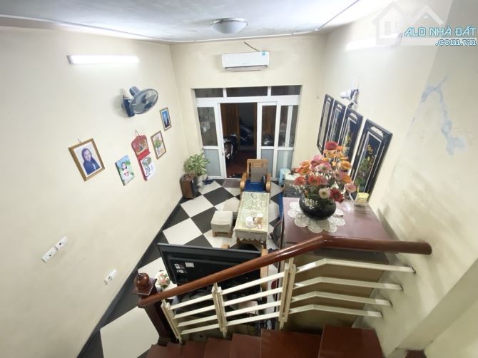 PHÚC DIỄN 83M2, 4TẦNG -Ô TÔ ĐỖ CỬA - CÁCH PHỐ 20 M - BÁN ĐẤT TẶNG NHÀ- CHỈ 10 TỶ - 1
