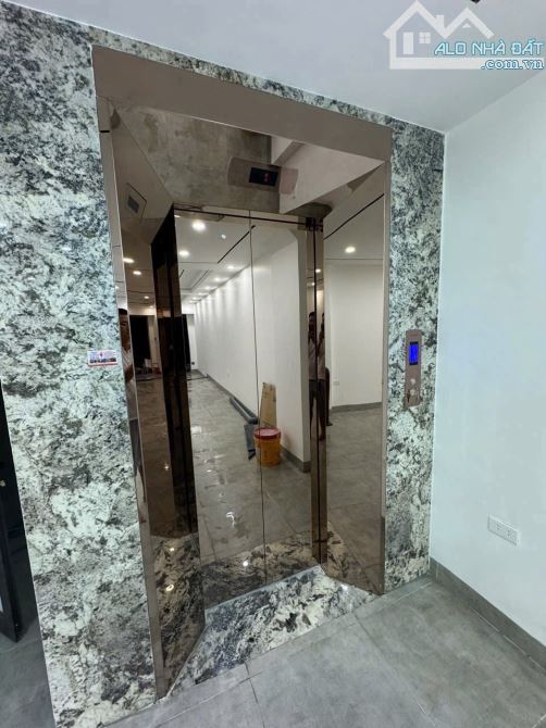 SIÊU PHẨM PHỐ TRẠM 60M 7 TẦNG MT 4M THANG MÁY OTO THÔNG CỰC HIẾM CHÍNH CHỦ BÁN RẺ NGON - 1