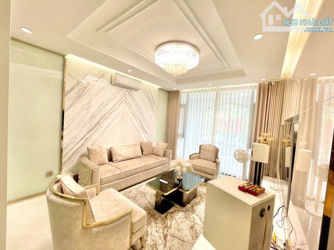 Nhà 6 Lầu đường số 37, Quận 7. DT 4x19 , có thang máy, nội thất cao cấp 19 tỷ SHR - 1