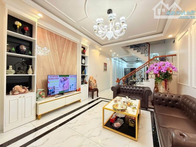 Bán nhà phân lô 193 Văn Cao - Thư trung, 90m 4 tầng độc lập, Giá 7.5 tỉ đẹp full đồ - 1