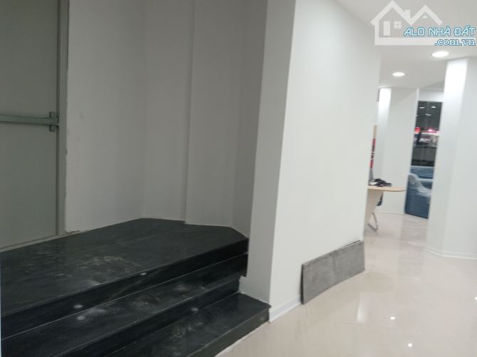 Bán nhà mặt phố Bà Triệu - Hai Bà Trưng 330m2 x 6 tầng - mặt tiền 14m, giá 150 tỷ - 1