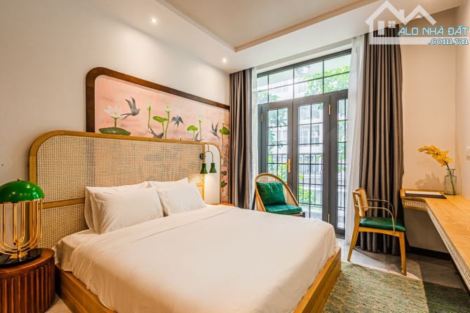 Bán tòa nhà Hẻm10m Cộng Hòa. DT 12 x 21m Hầm 7 lầu ST. Tổng 1500m2 sàn.Thu nhập 250tr/th - 2